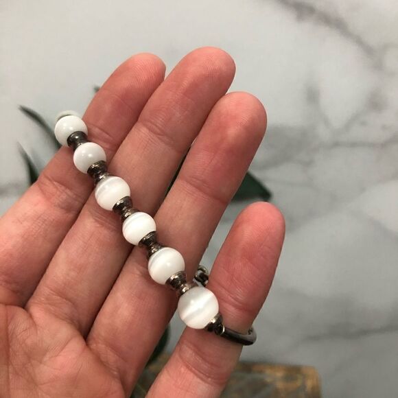 White and Silver Ombre Bracelet Beaded - Picture 5 of 8